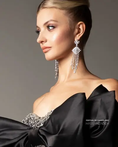 جشنواره کن ۲۰۲۲: حضور درخشان و پررنگ جواهرات حسنزاده بر تن مدلها و اینفلوئنسرها در ۷۵ امین جشنواره کن