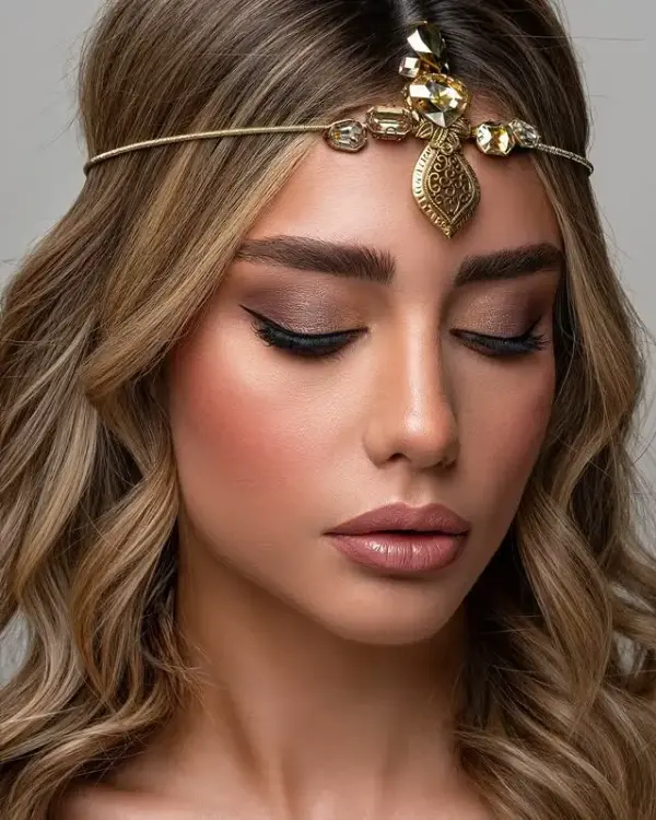 <span class="t1">سایر اکسسوریها:</span> در این برند سایر اکسسوریهایی که بسیار خاصاند و در هیچ دستهبندی نمیگنجند را بیابید و خاصترین باشید.