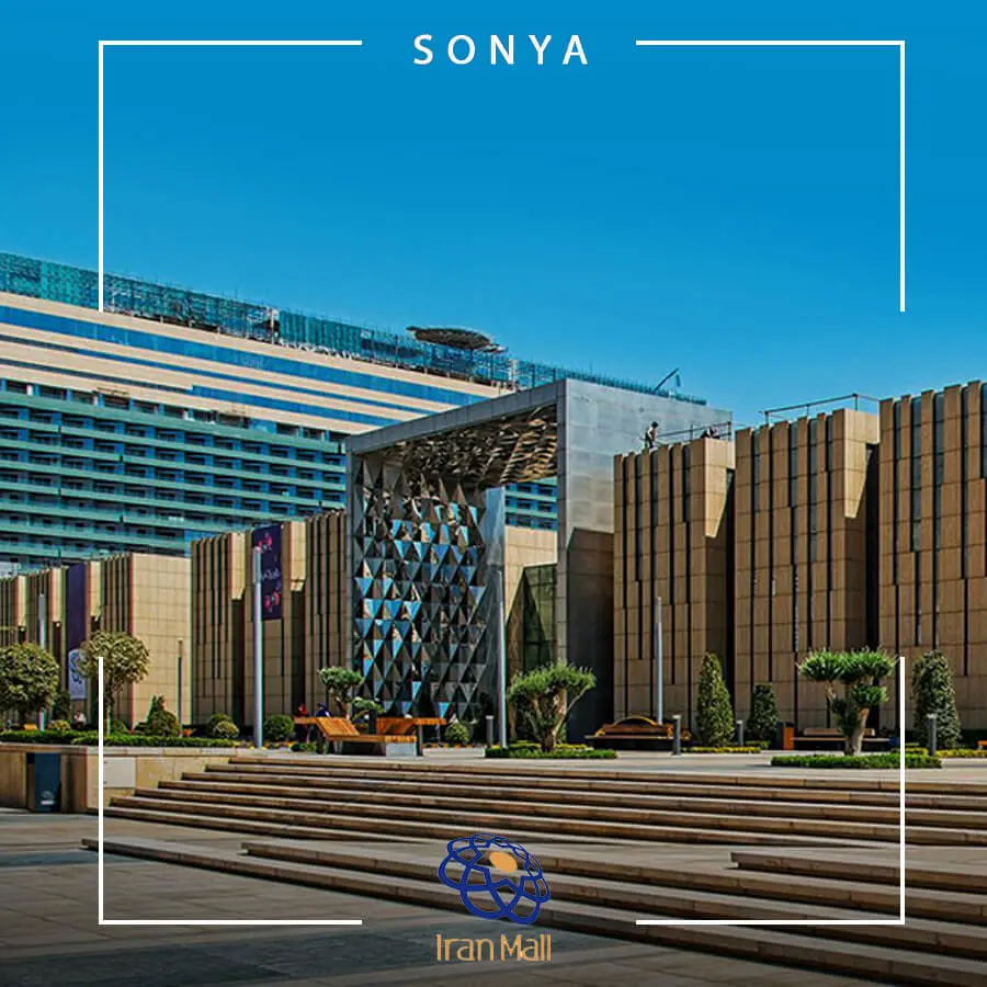 تجربه بی نظیر از مد و هنر با برند سونیا در شعبه ایرانمال